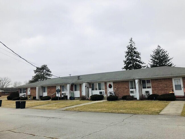 Building Photo - 947 W McKay Rd