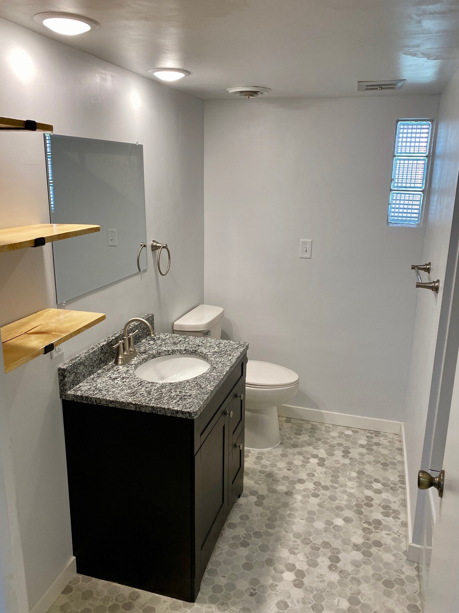 Bathroom - 411 E Broadway St