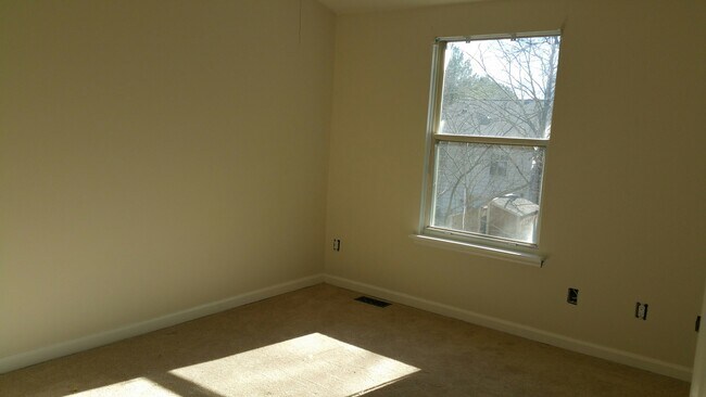 Building Photo - HALLIWELL4309