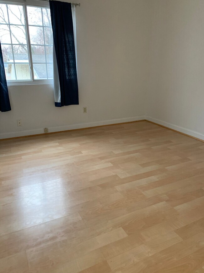 Building Photo - 591 Britmore Ct