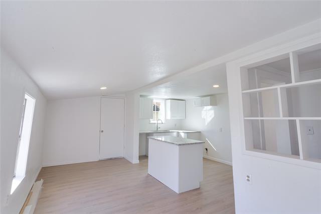 Building Photo - 217 N Burdette Ave