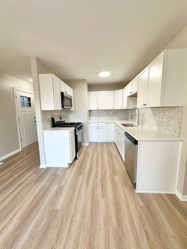 Building Photo - 3003 Killarney Dr