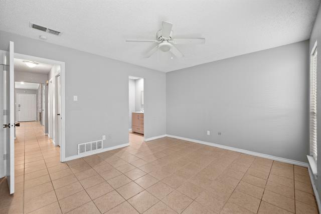 Building Photo - 3415 S Meadow Dr