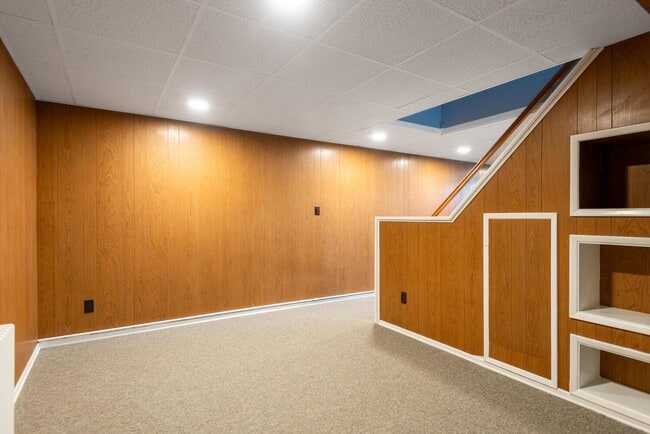 Building Photo - 20 Grove Pl