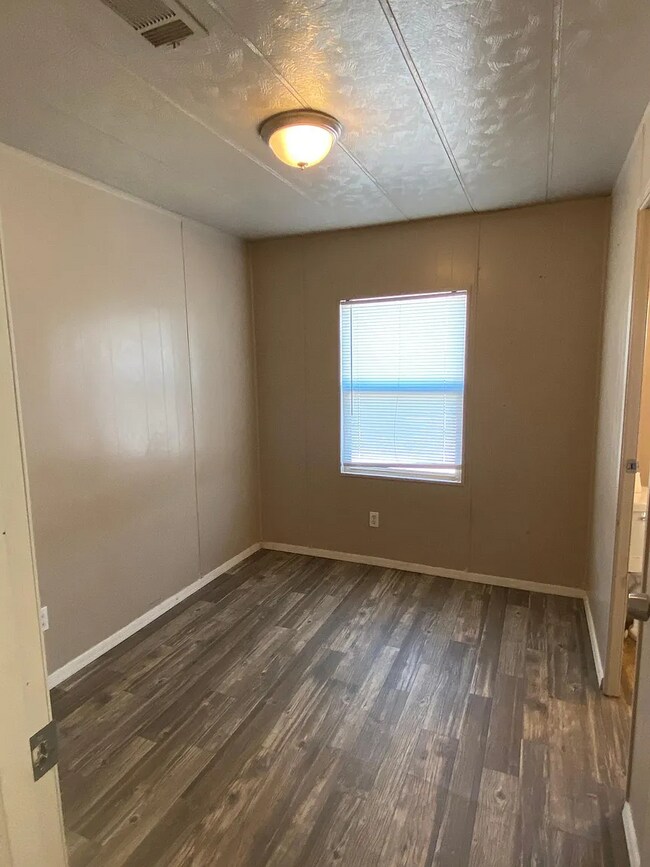 Building Photo - 6251 W Bilby Rd