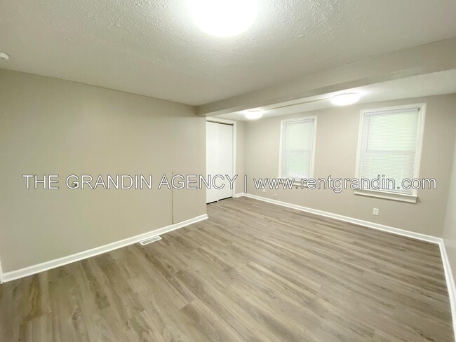 Building Photo - 8623 Plantation Rd