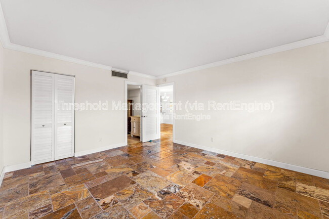 Building Photo - 6090 NW 64th Ave