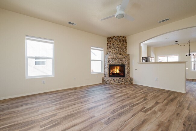 Building Photo - Move-In Ready Beauty Available Now!