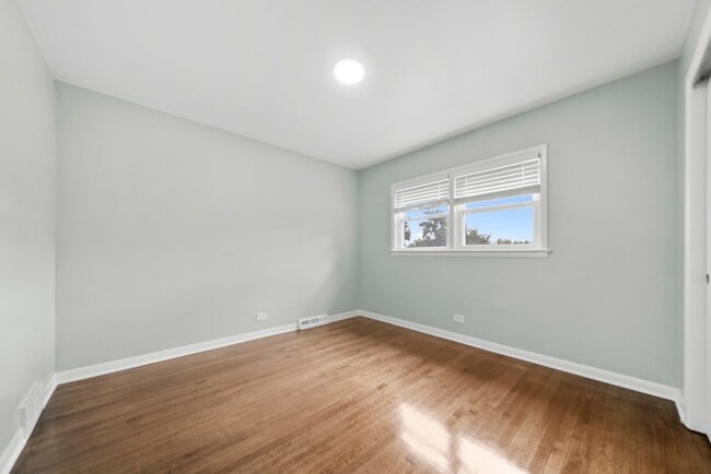 Building Photo - 10537 Austin Ave