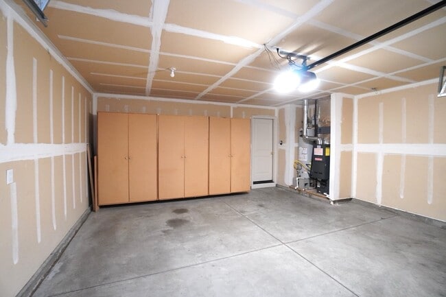 Building Photo - 1445 W Silver Salmon Dr