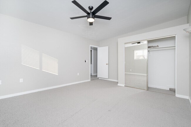 Building Photo - Stunning 3-Bedroom Home in Prime Glendale Location