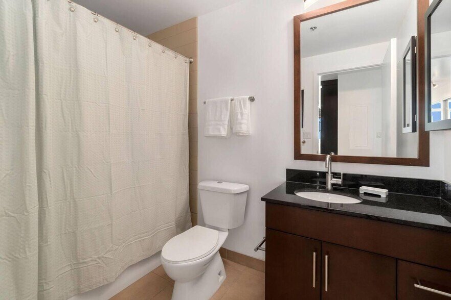 Building Photo - 1325 Stout St