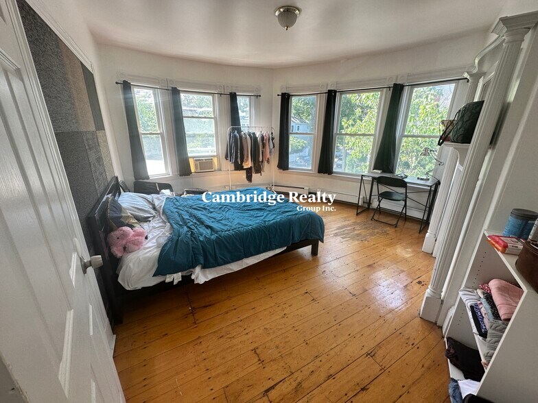 Primary Photo - 86 Kirkland St