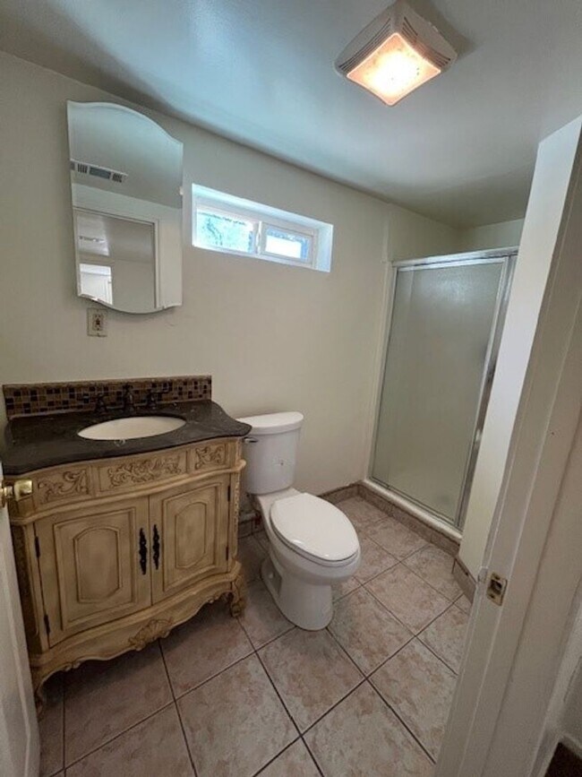 Building Photo - 3609 Planz Rd