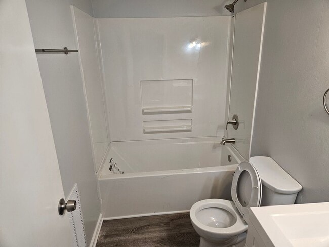 Building Photo - 617 Chitwood Dr