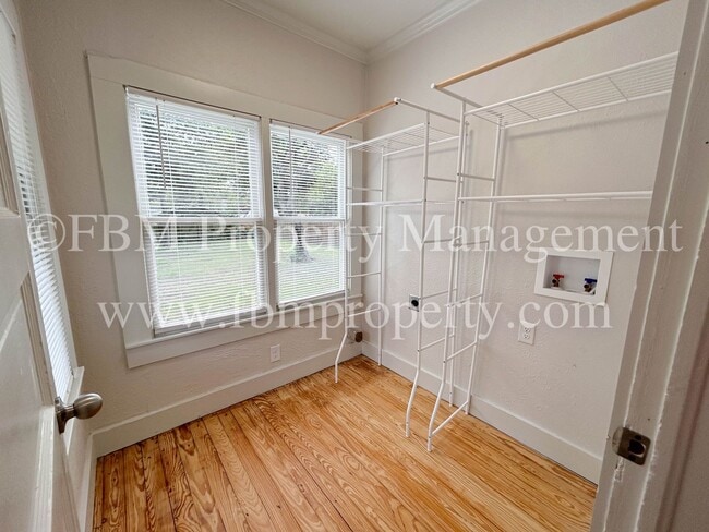 Building Photo - 1407 N Preston St