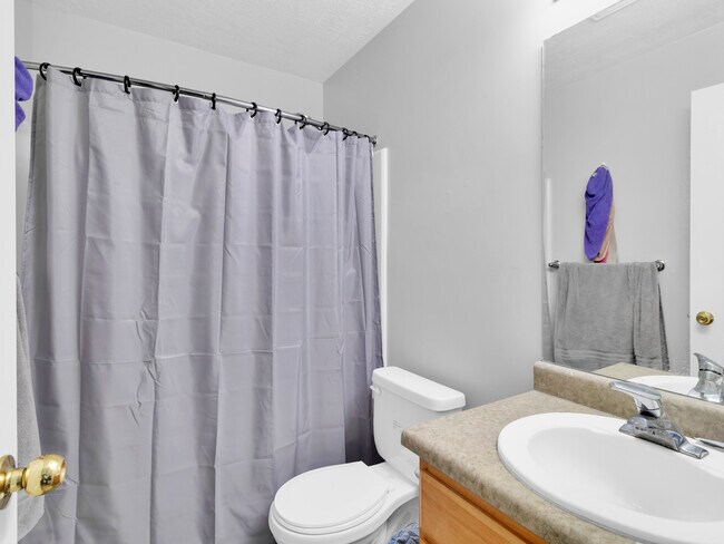 Building Photo - 374 E Braidhill Dr