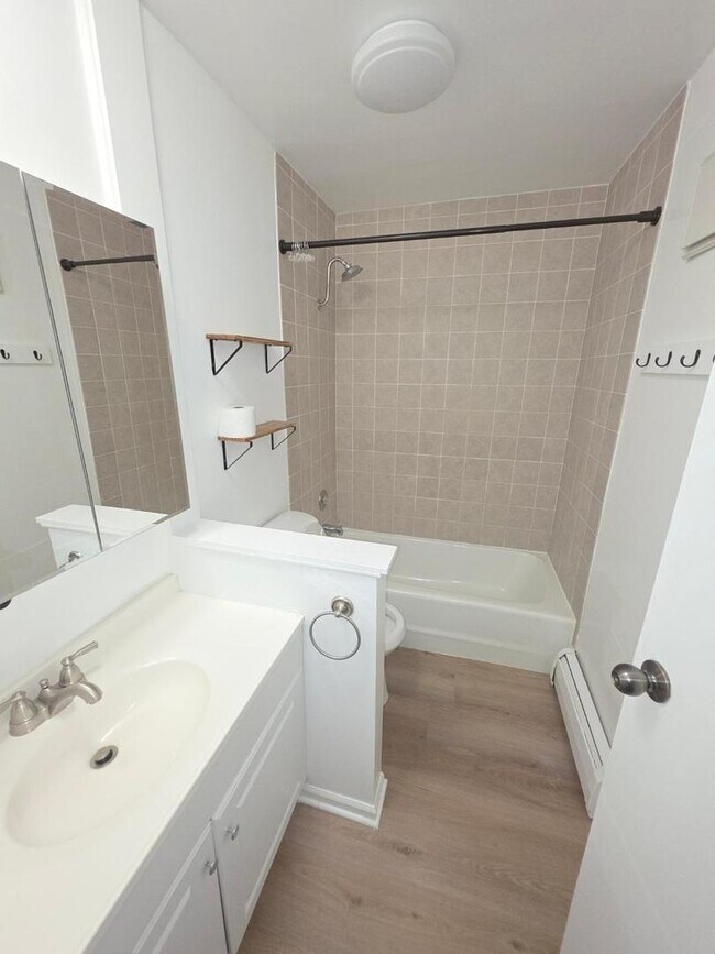 Building Photo - 111 Boardwalk St