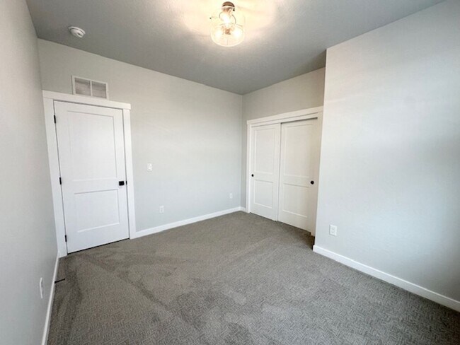 Building Photo - Prioritize comfortable living in this CBH home built in 2024!