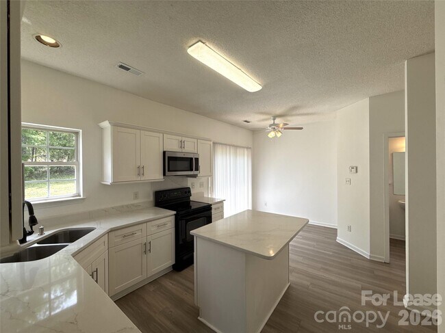 Building Photo - 10218 Ridgewell Ct