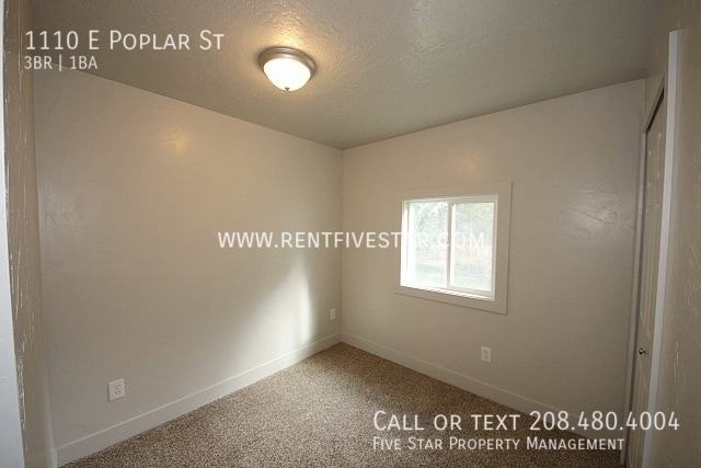 Building Photo - 1110 E Poplar St