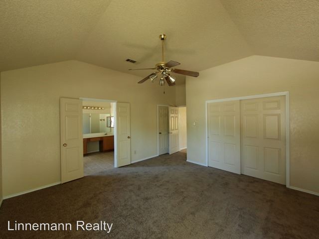 Building Photo - 405 Hogan Cir