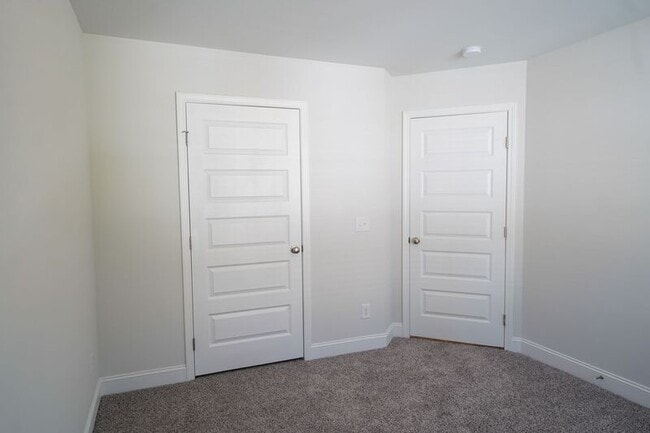 Building Photo - 481 Governor Treutlen Cir