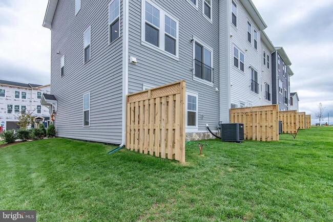 Building Photo - 120 Checkerspot Wy