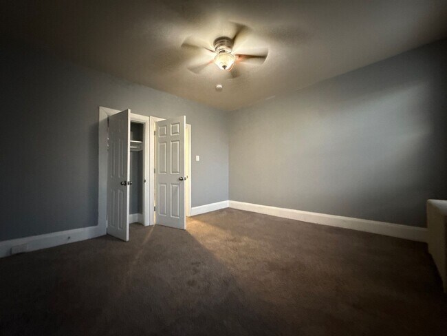 Building Photo - Spacious 3-Bedroom Home with Modern Interior Finishes