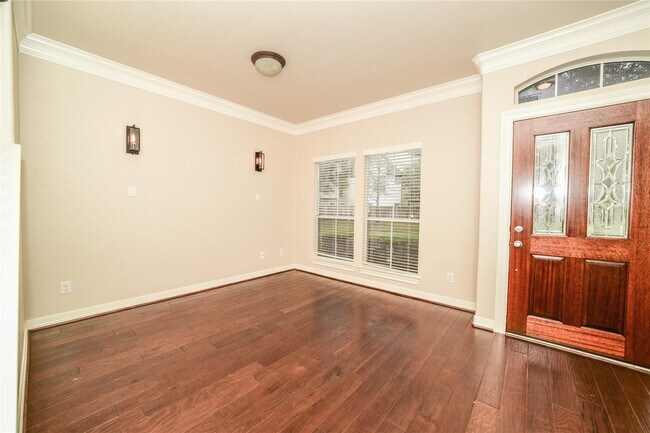 Building Photo - 3514 Clearview Cir