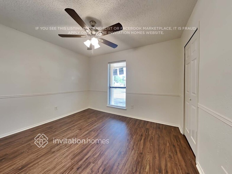 Building Photo - 717 Holly Oak Dr