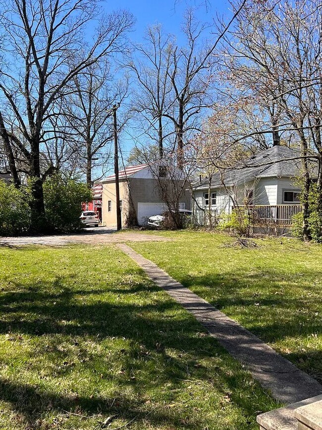 Building Photo - 9 MONTH LEASE - 12th and Lincoln