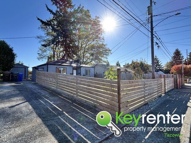 Building Photo - Charming 2 Bedroom Home for Rent in Tacoma...