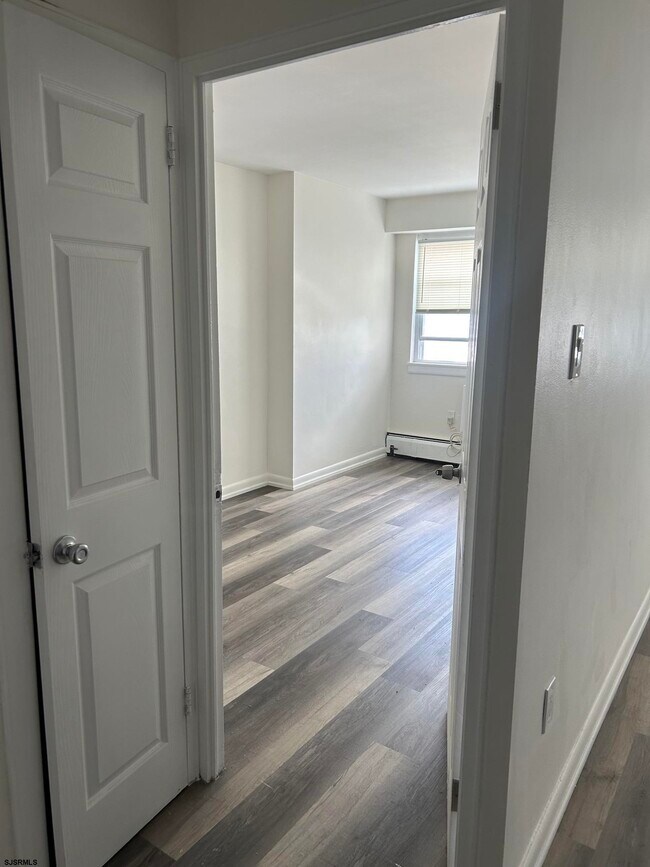 Building Photo - 3817 Ventnor Ave