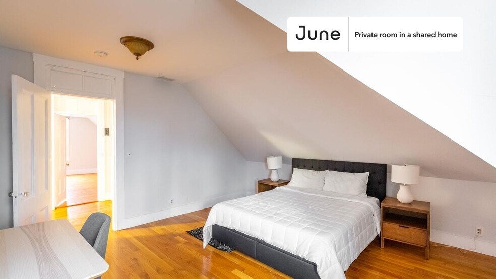 Building Photo - Room in Shared 5 bed/2.5 bath home in Newton Corner