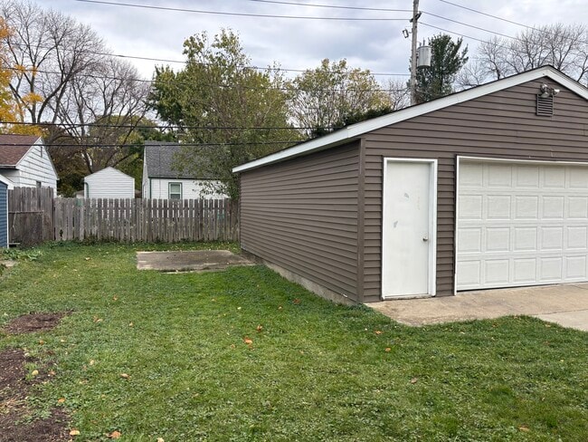 Building Photo - 157 Judd St