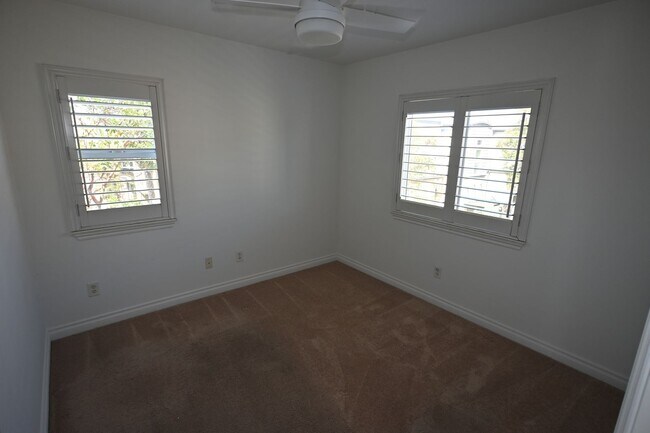 Building Photo - Spectacular Gated 3 Bed + Den, 2.5 Bath Townhouse in Newport Beach.