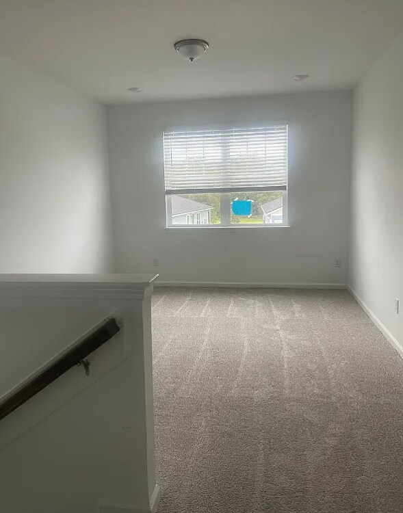 Building Photo - 563 Cherry Elm Dr