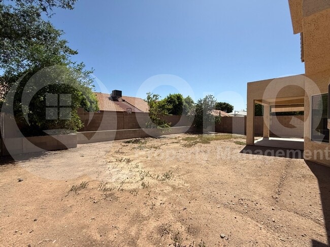 Building Photo - 3845 W Charlotte Dr