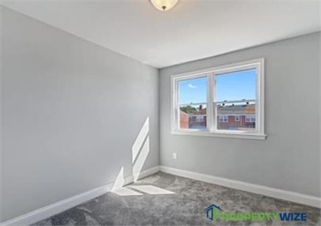 Building Photo - 2214 Redthorn Rd