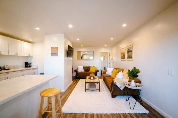 Building Photo - 366 3rd St