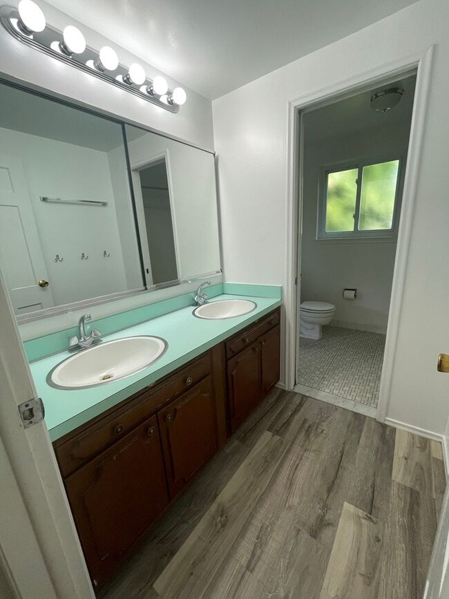 Building Photo - Spacious Four Bedroom Home Available Summer of 2026!