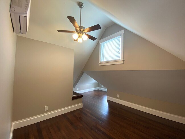 Building Photo - Hunter Ave 1197-1199 GW2