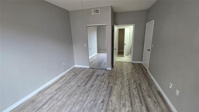 Building Photo - 5572 Metrowest Blvd