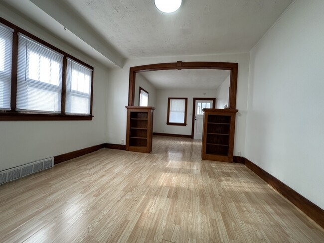 Large dining room - 5371 N 27th Ave