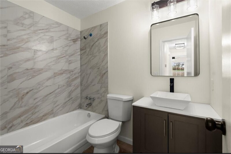 Building Photo - 3753 Adamsville Dr SW