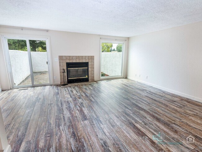 Building Photo - OCTOBER SPOOKY SPECIAL - ONE MONTH FREE RE...