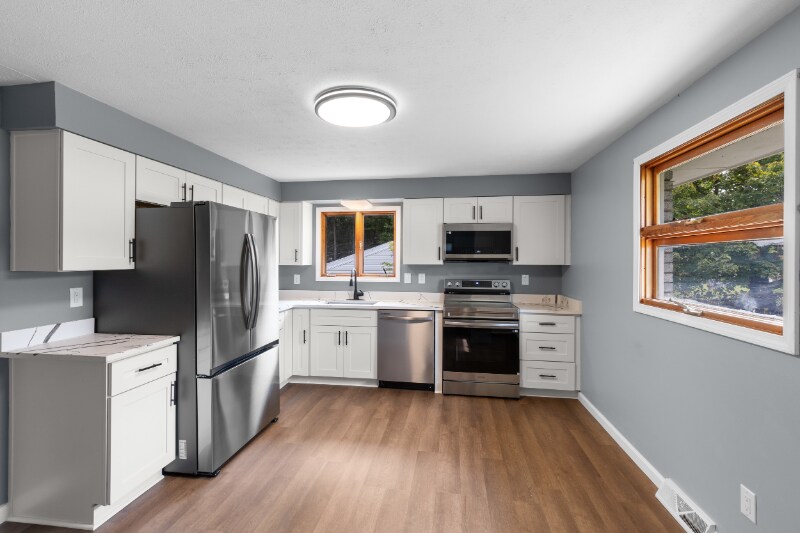 Building Photo - 51235 Burrwood Dr