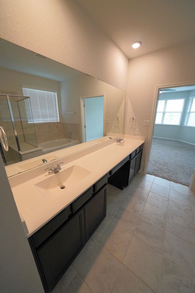 Building Photo - Gorgeous Like-New Home in Asher Place (Sai...