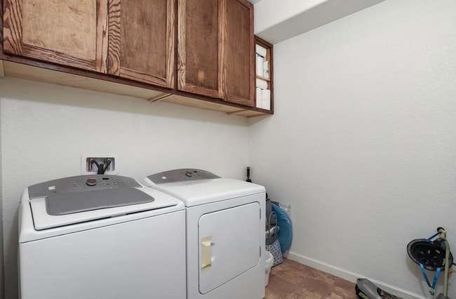 Building Photo - 2988 Aldrich St